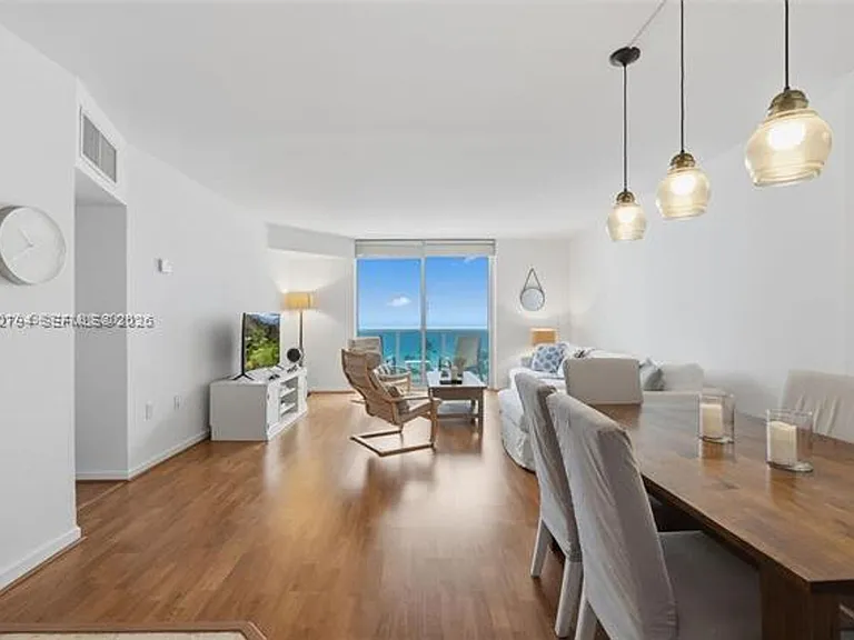 10275 Collins Avenue Cu #718 — Photo 4