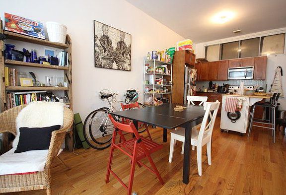 2nd image of 103 Stockton St #2