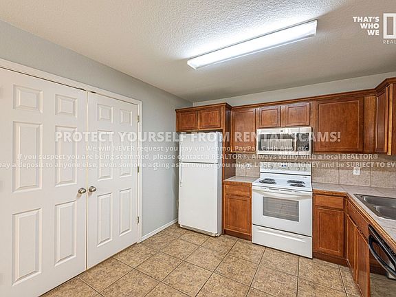 5th image of 2838 W Wildwood Dr