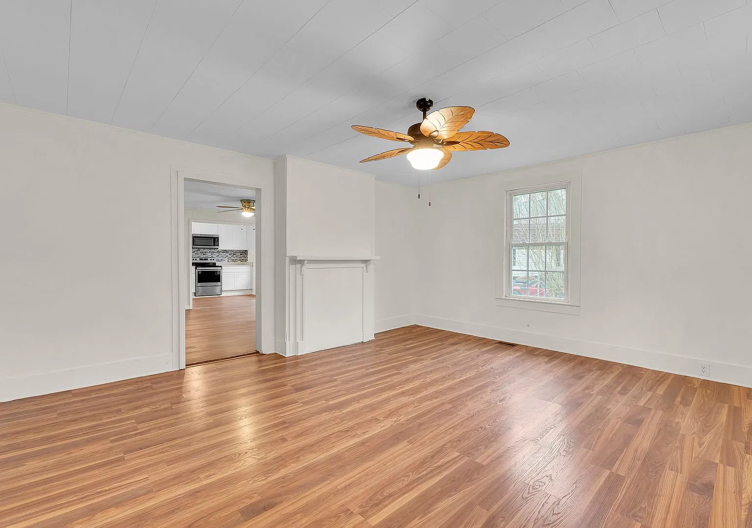 Charming 2-Bedroom Home in Arcadia with Updated Kitchen and Fenced Backyard! — Photo 3