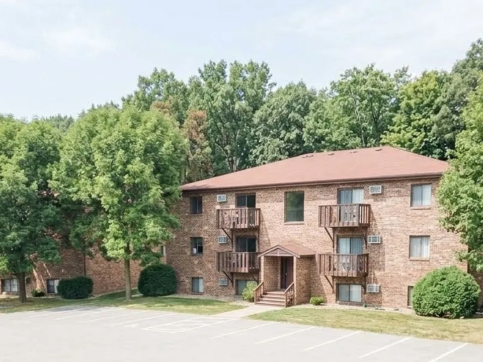 Cedar Creek Apartments-Oshkosh