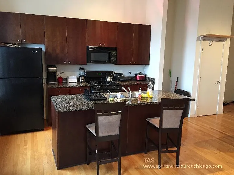 2401 W North Ave #303 — Photo 1