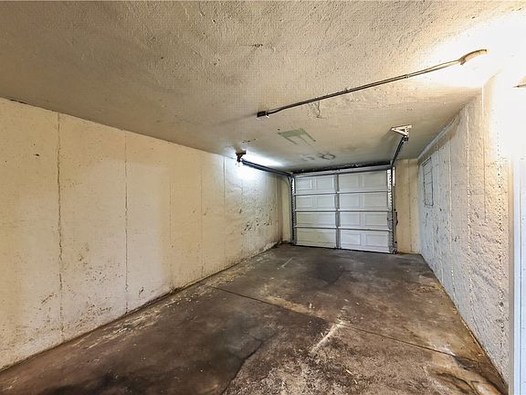 5th image of 4220 Winona Ave