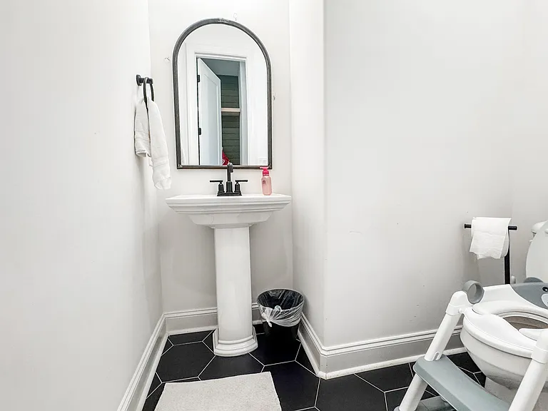 621 Covington Walk Ln S — Photo 10