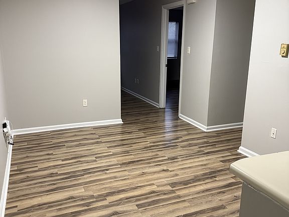 3rd image of 423 Gibson Ln