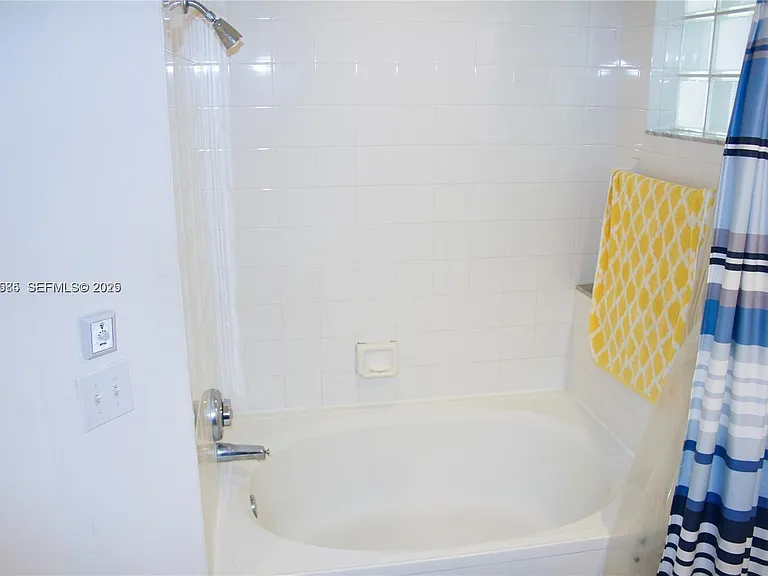 3145 NE 184th St #5306 — Photo 11