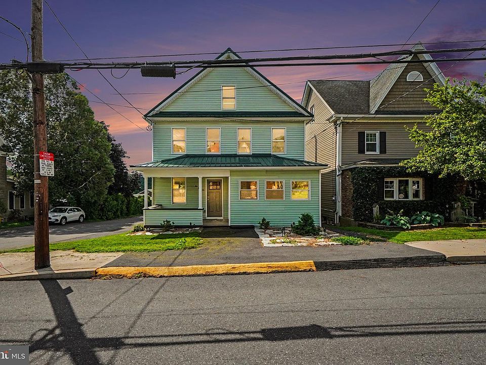 1st image of 256 W Main St