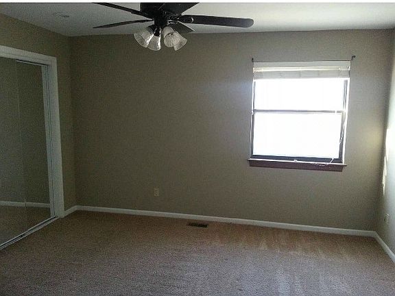 4th image of 15294 Newton Dr