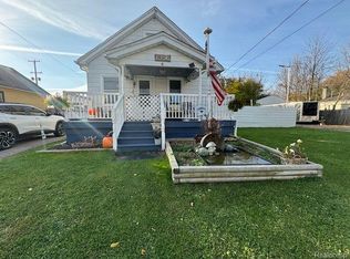 1356 Connell St, Burton, MI 48529