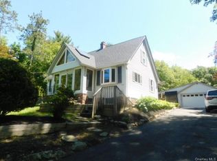 452 Saint Andrews Rd, Walden, NY 12586
