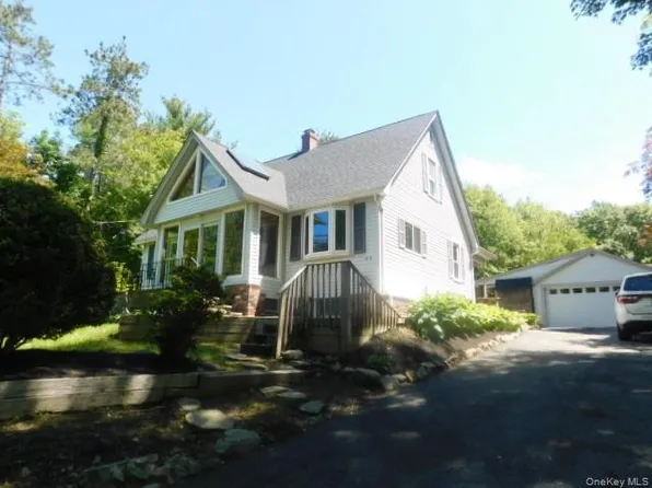 452 St Andrews Road, Walden, NY 12586