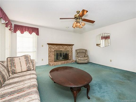 5th image of 5816 Harris Grove Ln