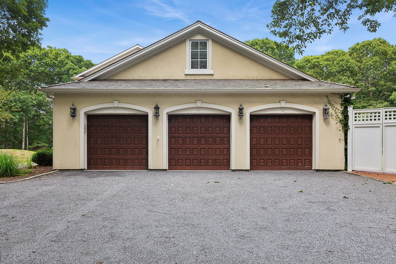  Three car garage 