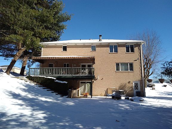 3rd image of 120 Paulman Cir