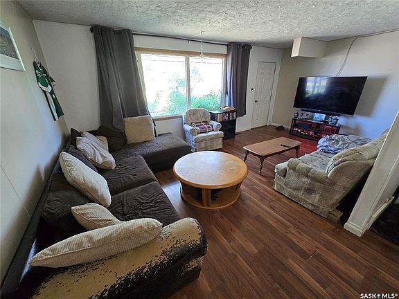 4th image of 618 3rd STREET SE