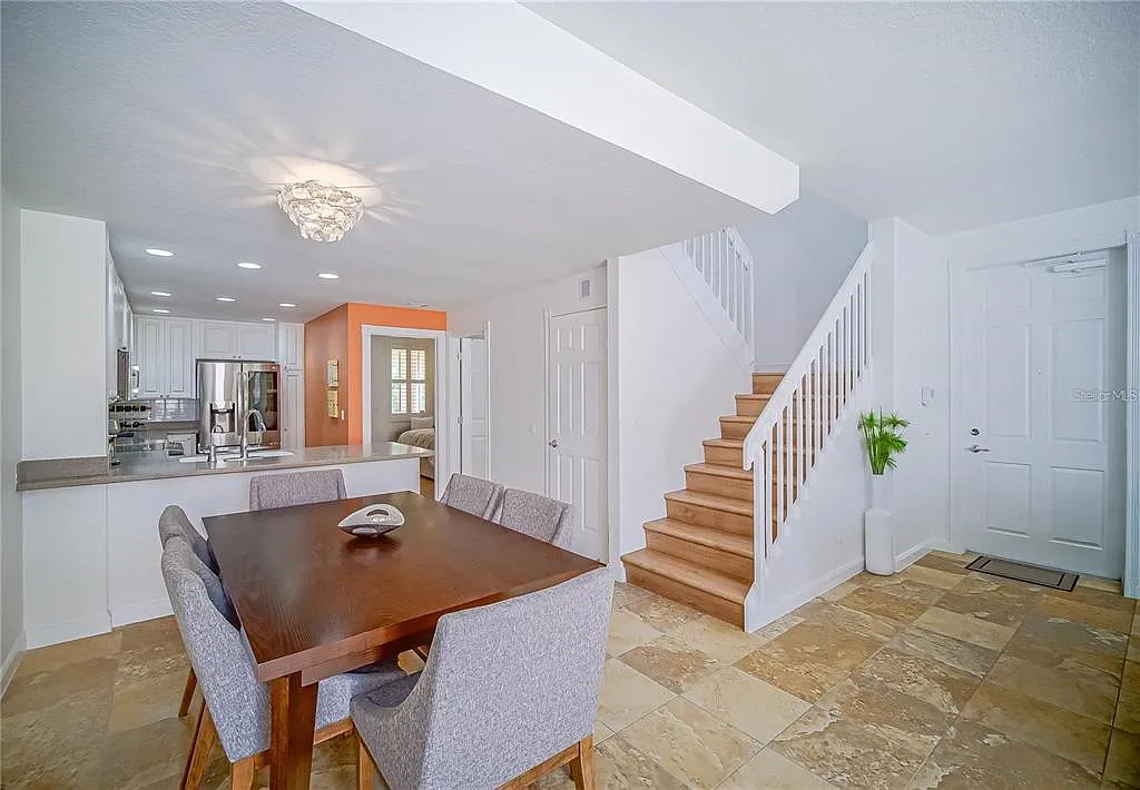 4 bed, 3.0 bath, 1720 sqft, $2,800 — Photo 4