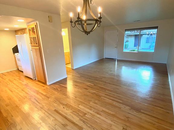3rd image of 300 Shafer Ln APT B2