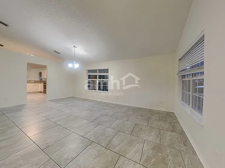 2326 Creekfront Dr — Photo 3