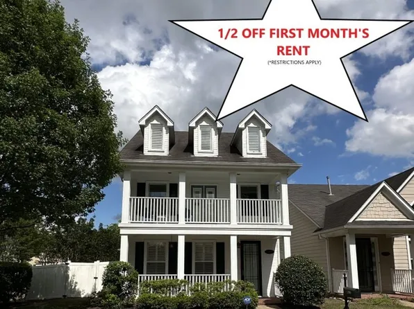 1390 Island Town Dr, Memphis, TN 38103