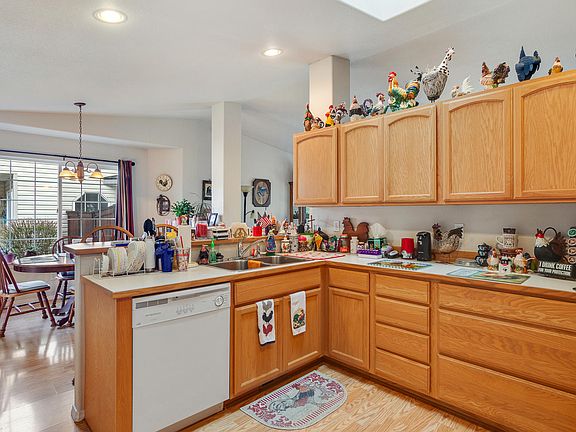 5th image of 152 E Jeffrey Pine Ln