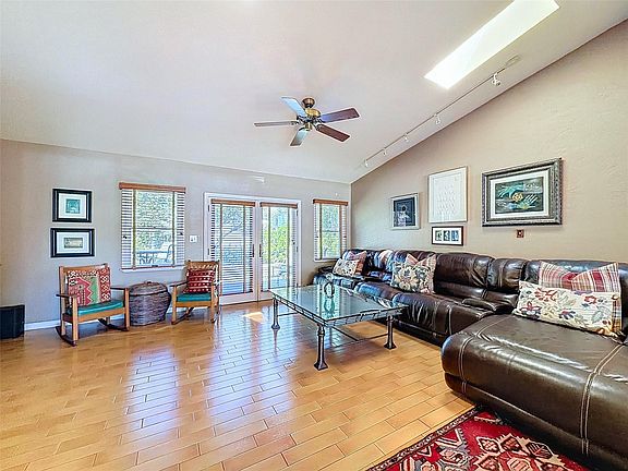 5th image of 241 Corsair Avenue