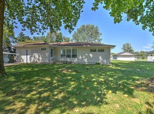 3220 E Duchess Dr, Decatur, IL 62521