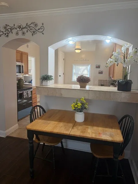 3 bed, 1.5 bath, 1900 sqft, $2,800 — Photo 3