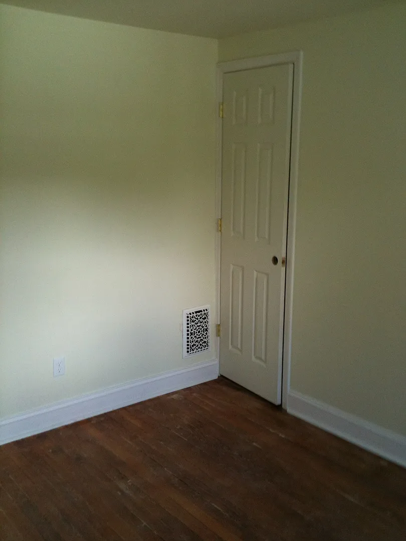 852 Martin Ave — Photo 3