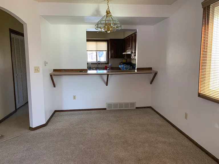 717 E Geneseo St — Photo 8