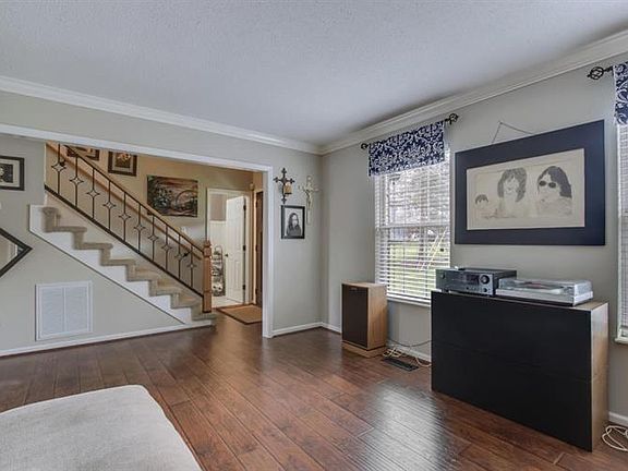 4th image of 8820 Cavendish Ct