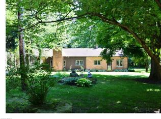9604 E River Rd N, Olmsted Falls, OH