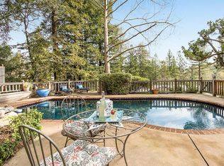 399 Poppy Hill Dr, Healdsburg, CA 95448