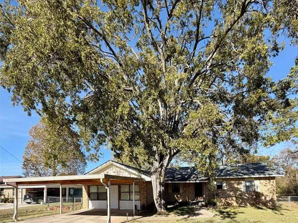 402 W Cowley Ave, Coalgate, OK 74538