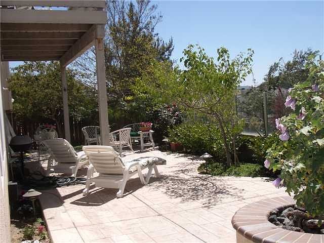 2nd image of 3887 Stoneridge Rd