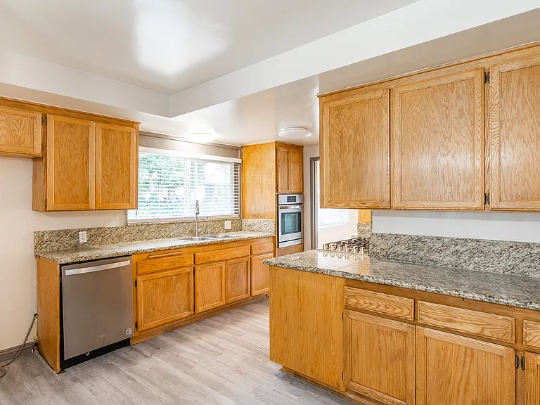 5901 Hanna Ave — Photo 4