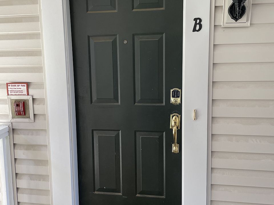 Main Entry Door in Breezeway.
