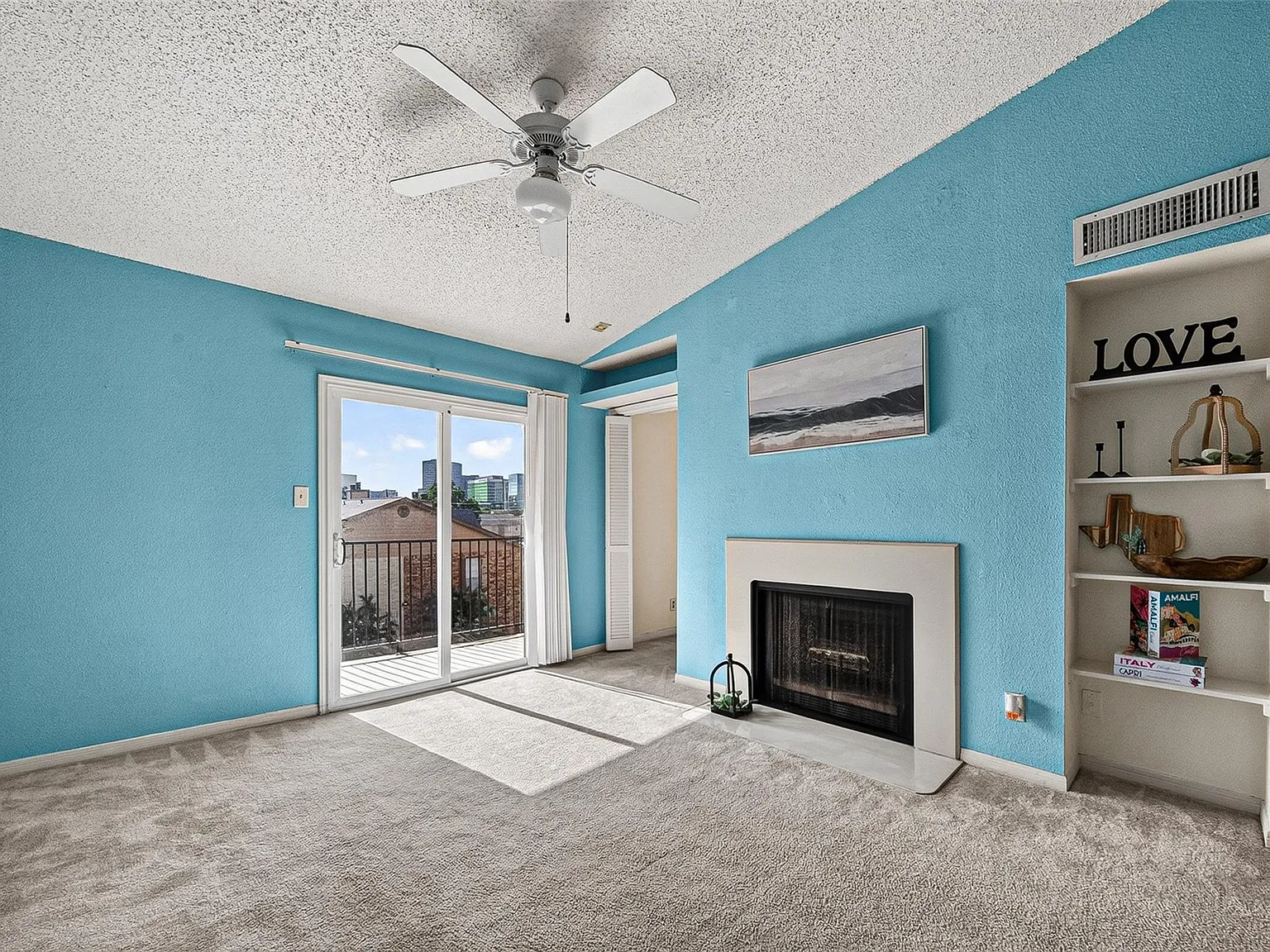 2121 Hepburn St — Photo 4