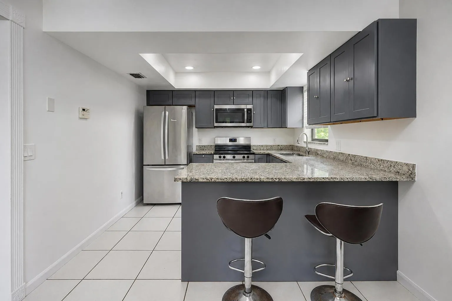 3 bed, 1225 sqft, $2,650 — Photo 1