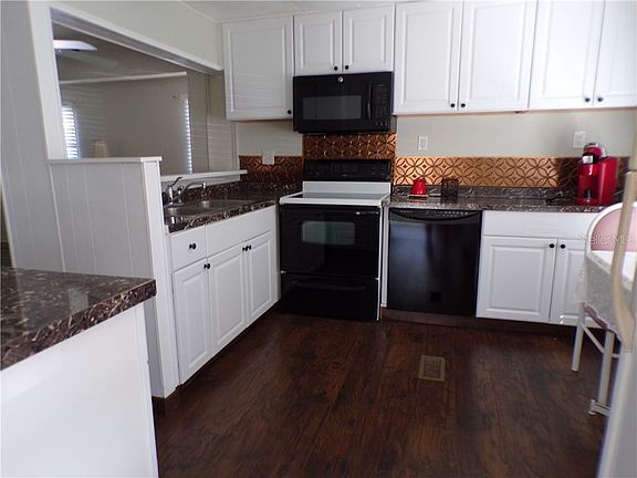 5th image of 1546 Sanderling Dr
