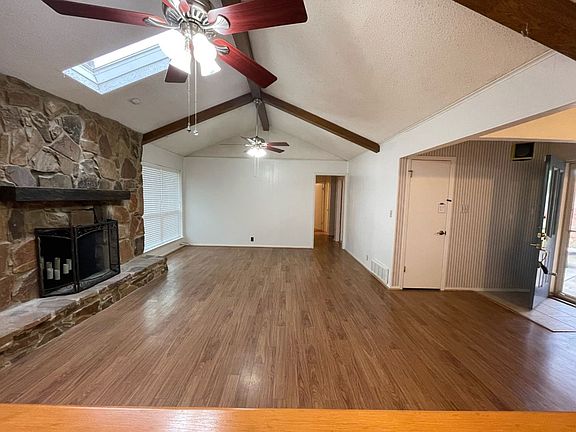 5th image of 1905 Fox Hill Ct