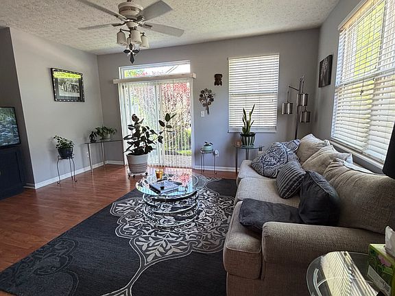 3rd image of 3927 Elter Ln