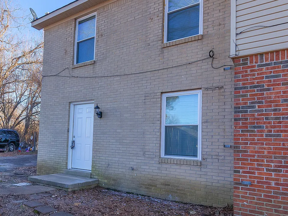 40 Carolane Drive - 1