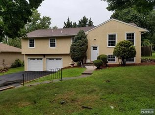 39 N Century Rd, Paramus, NJ 07652