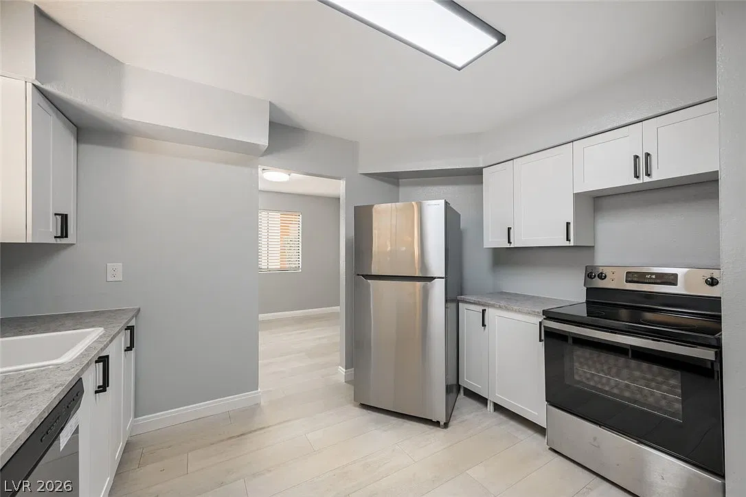 2 bed, 2.0 bath, 1074 sqft, $1,550 — Photo 4