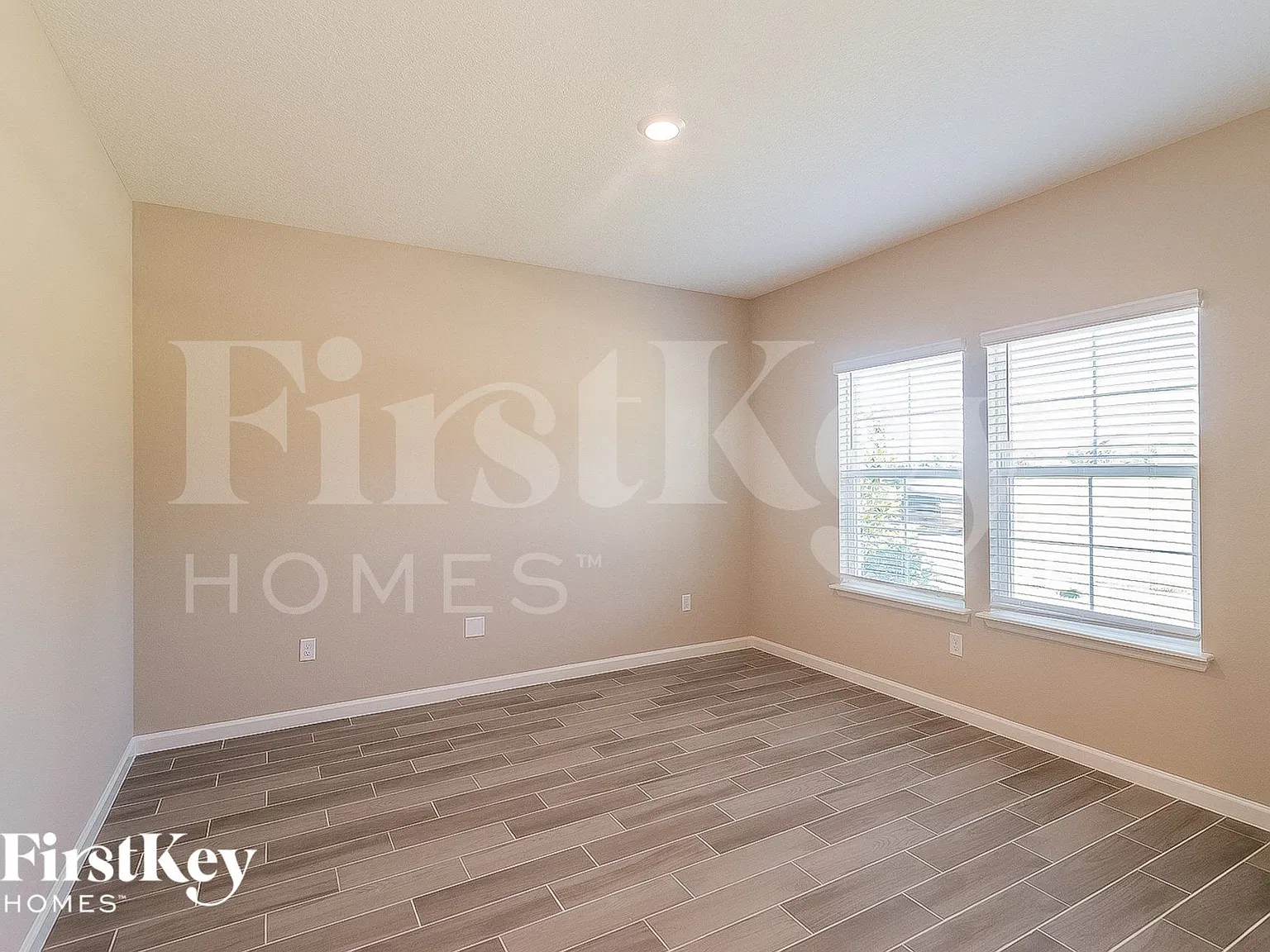 3 bed, 2.0 bath, 2124 sqft, $2,655 — Photo 2