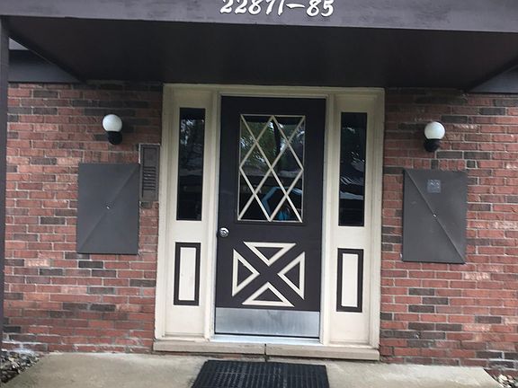 2nd image of 22877 Grove St #60