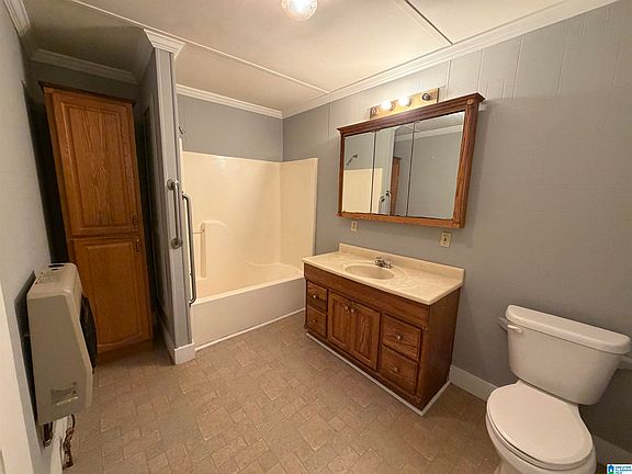 5th image of 138 Trammell St