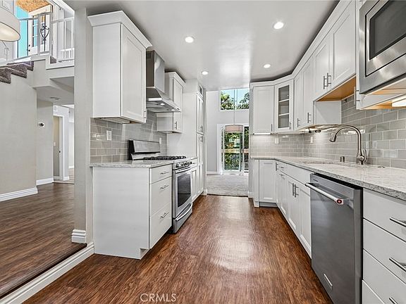 3rd image of 12321 Ocean Park Blvd APT 14