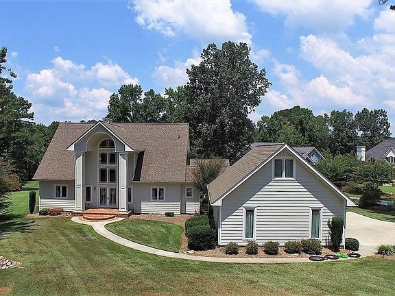 3rd image of 66 Stonecrop Cir