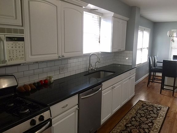 5th image of 1532 Hollywood Ave